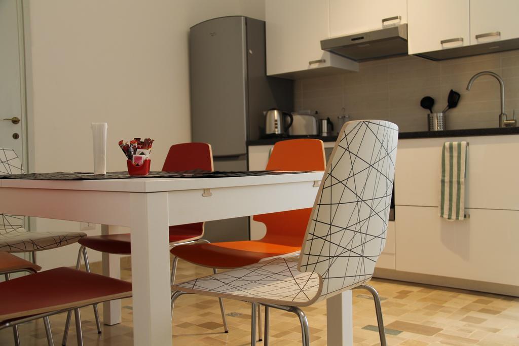 Stephenson Apartment Милано Стая снимка